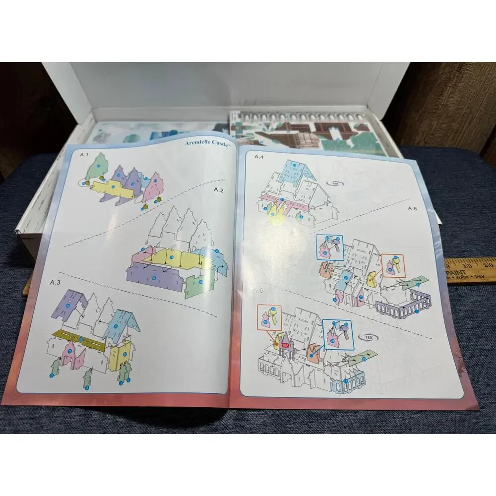 Disney Frozen II Arendelle Castle & Ice Castle 3D Puzzle 343 Pcs Age 8+ NEW